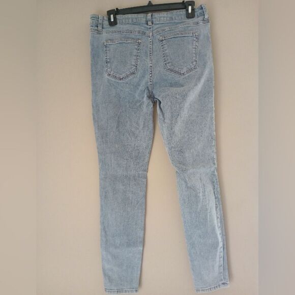 2 Denim Skinny Jeans Light & Dark Wash Size 12 - Picture 3 of 13